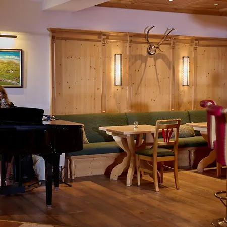 Hotel The Glacier 4*