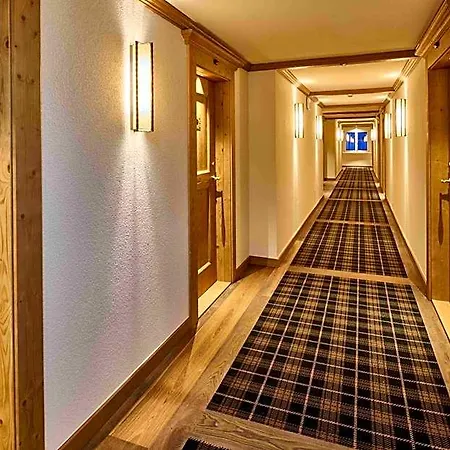 The Glacier 4*
