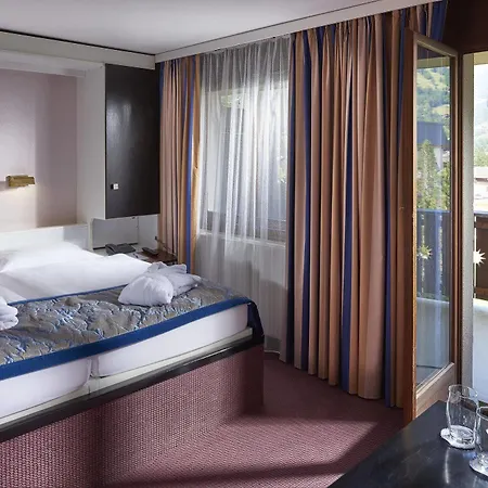 Hotel The Glacier 4*